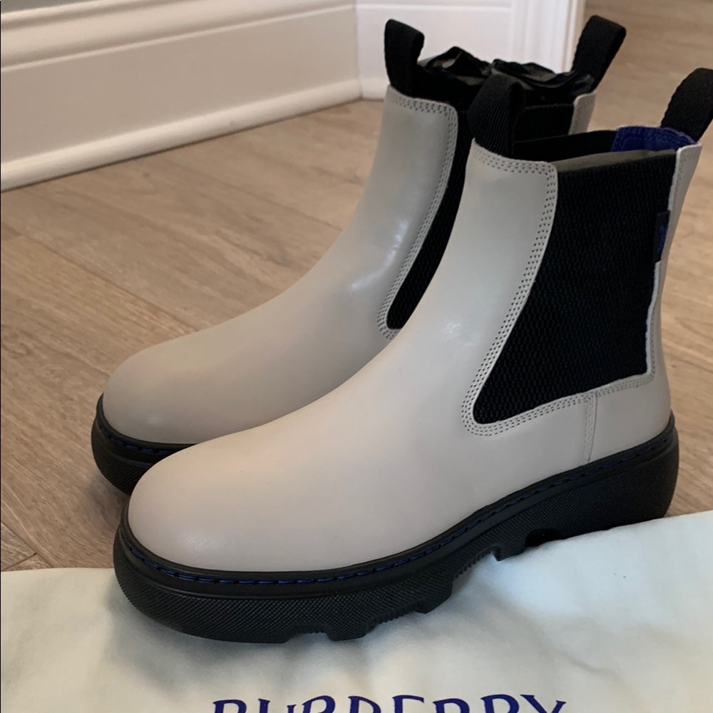 Burberry women’s Chelsea boots